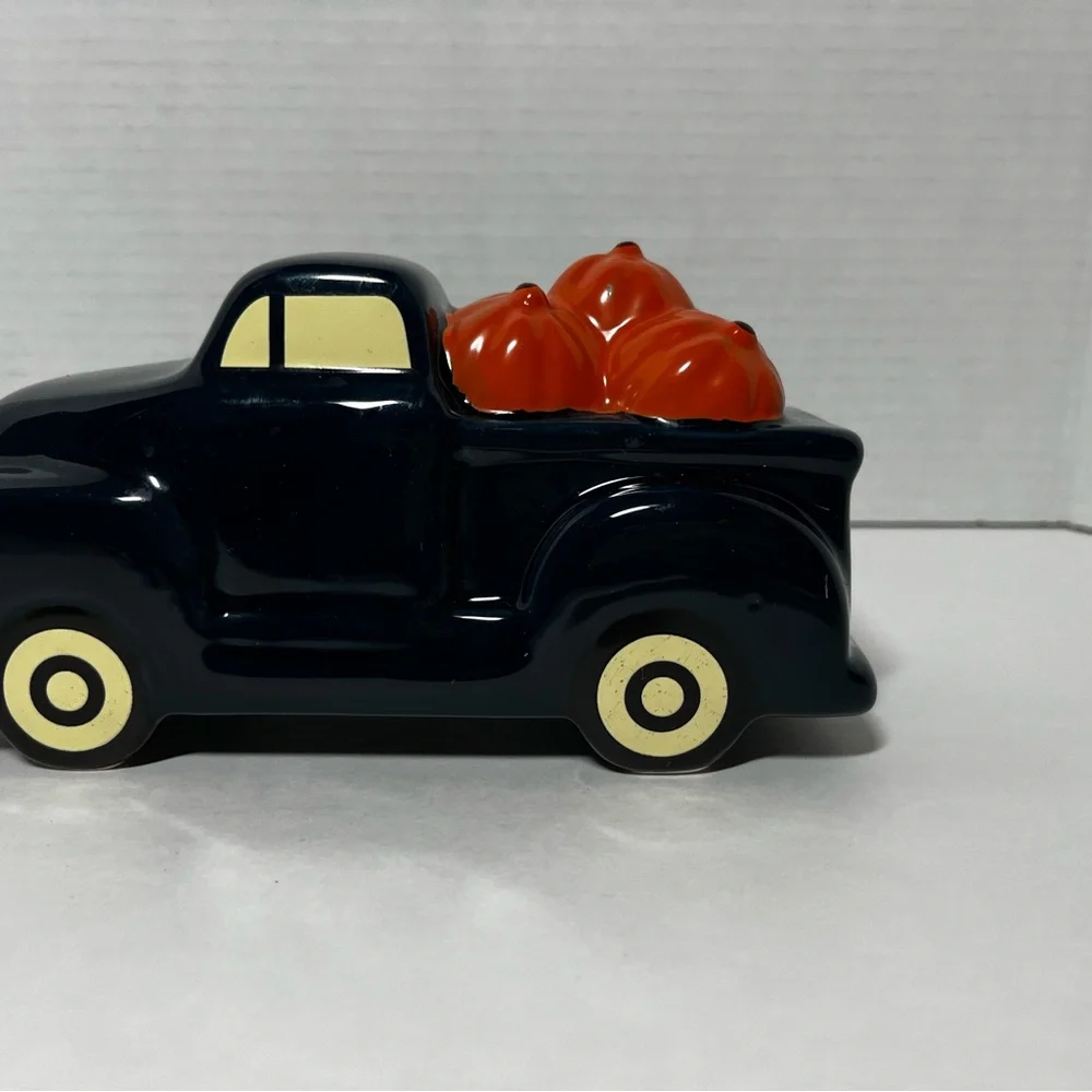 Farmhouse Ceramic Pumpkin Truck Decor